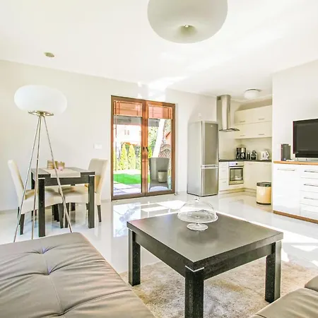 Awesome Home In Pobierowo With 2 Bedrooms And Internet Holiday home *
